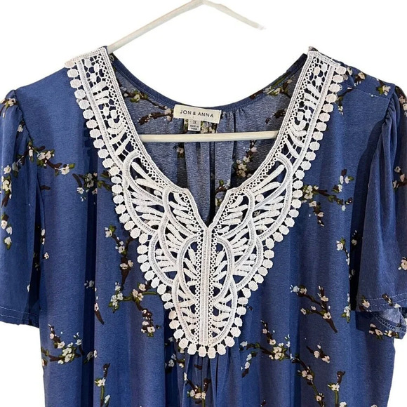 Jon & Anna Floral Top Plus 3X Crochet Accent Slinky All Over Pattern Embellished - Picture 3 of 9